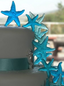 Starfish and seahorses wedding cake